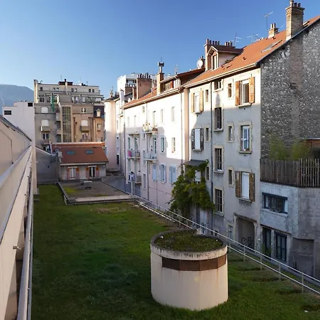 Apartmán Plein Centre, Calme, Parking Inclus, Piscine Et Gardien