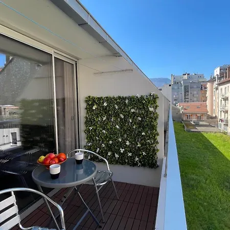 Plein Centre, Calme, Parking Inclus, Piscine Et Gardien *