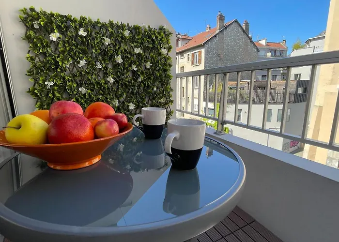 Plein Centre, Calme, Parking Inclus, Piscine Et Gardien Apartamento