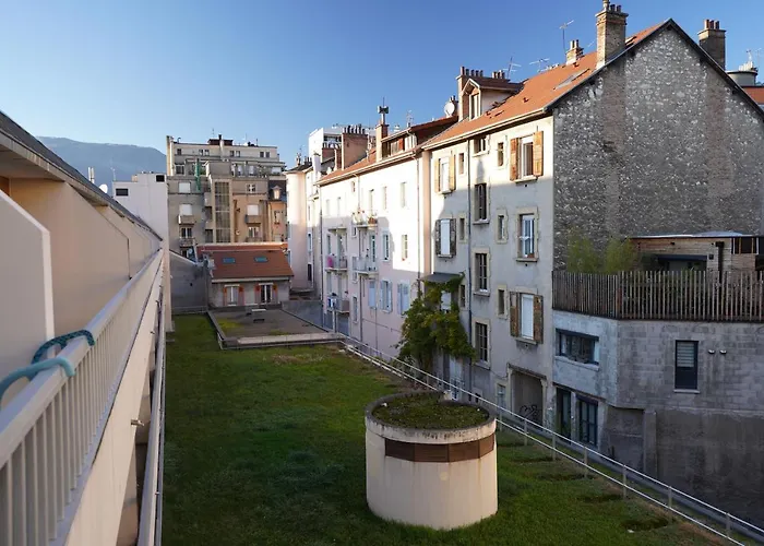 Daire Plein Centre, Calme, Parking Inclus, Piscine Et Gardien