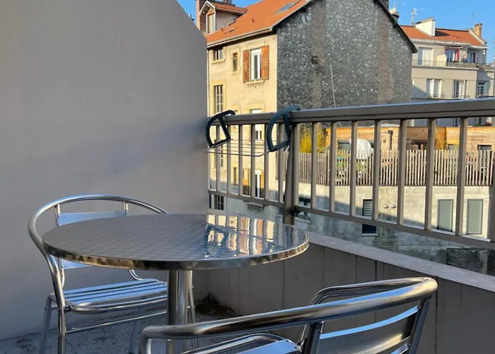 Plein Centre, Calme, Parking Inclus, Piscine Et Gardien * Grenoble