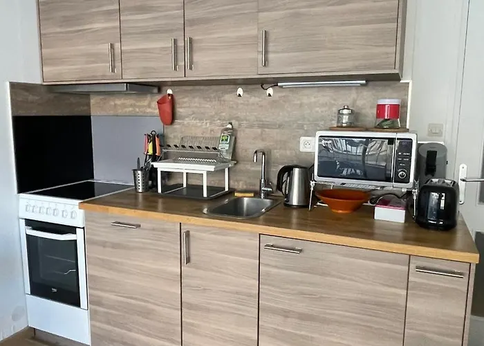 Plein Centre, Calme, Parking Inclus, Piscine Et Gardien *